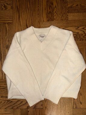 Abercrombie & Fitch Ivory V-Neck Women's Sweater